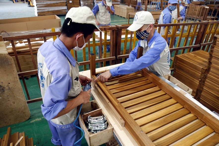 Bloomberg: Vietnam’s Economic Growth Accelerates on Exports, Manufacturing