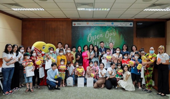 Vietnamese Youths in US Fund Life-Saving Heart Surgeries for 30 Children