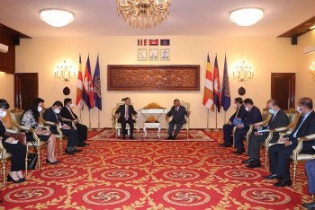Vietnamese Senior Party Official Visits Phnom Penh