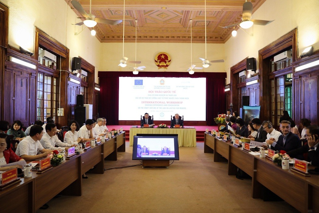 Participants attend the international workshop on child justice laws in Hanoi on August 31. Photo: UNICEF Vietnam