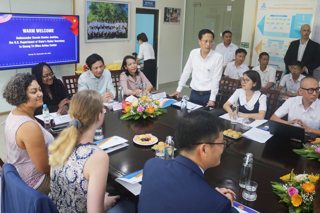 US Continues To Support Quang Tri Clearing UXOs