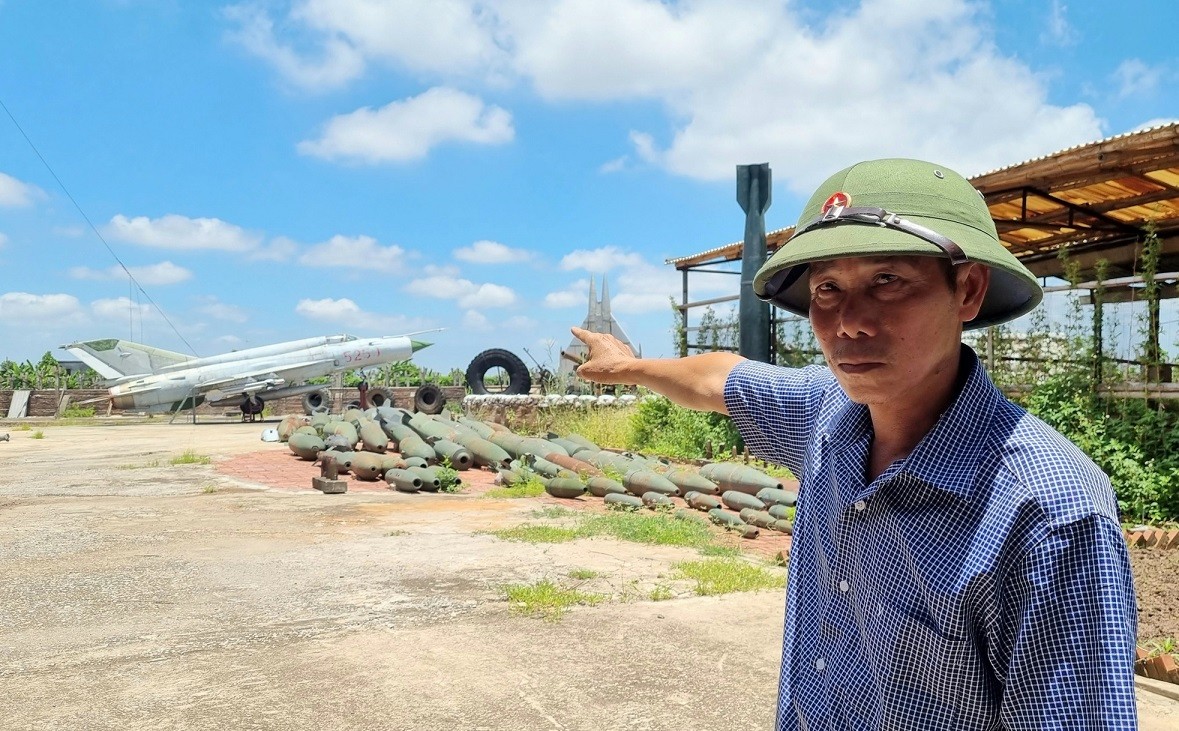 aircraft and weapons on display at kim chinh private museum in ninh binh
