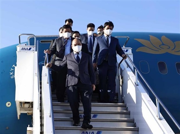 vietnams president arrives in japan to attend state funeral of late pm abe