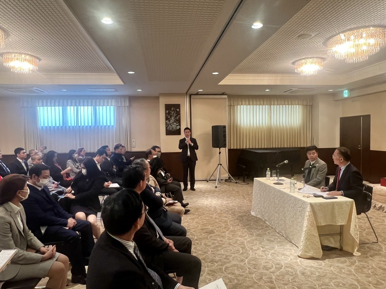 Meeting with Vietnamese community in Japan.