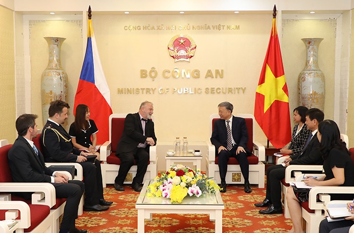 Vietnam, Czech Republic Boost Cooperation in Fighting Crimes