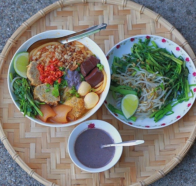 Red Vermicelli: Dak Lak's Delicious Delicacy