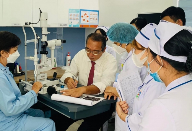 A Japanese Doctor's Mission to Save Vietnamese Vision