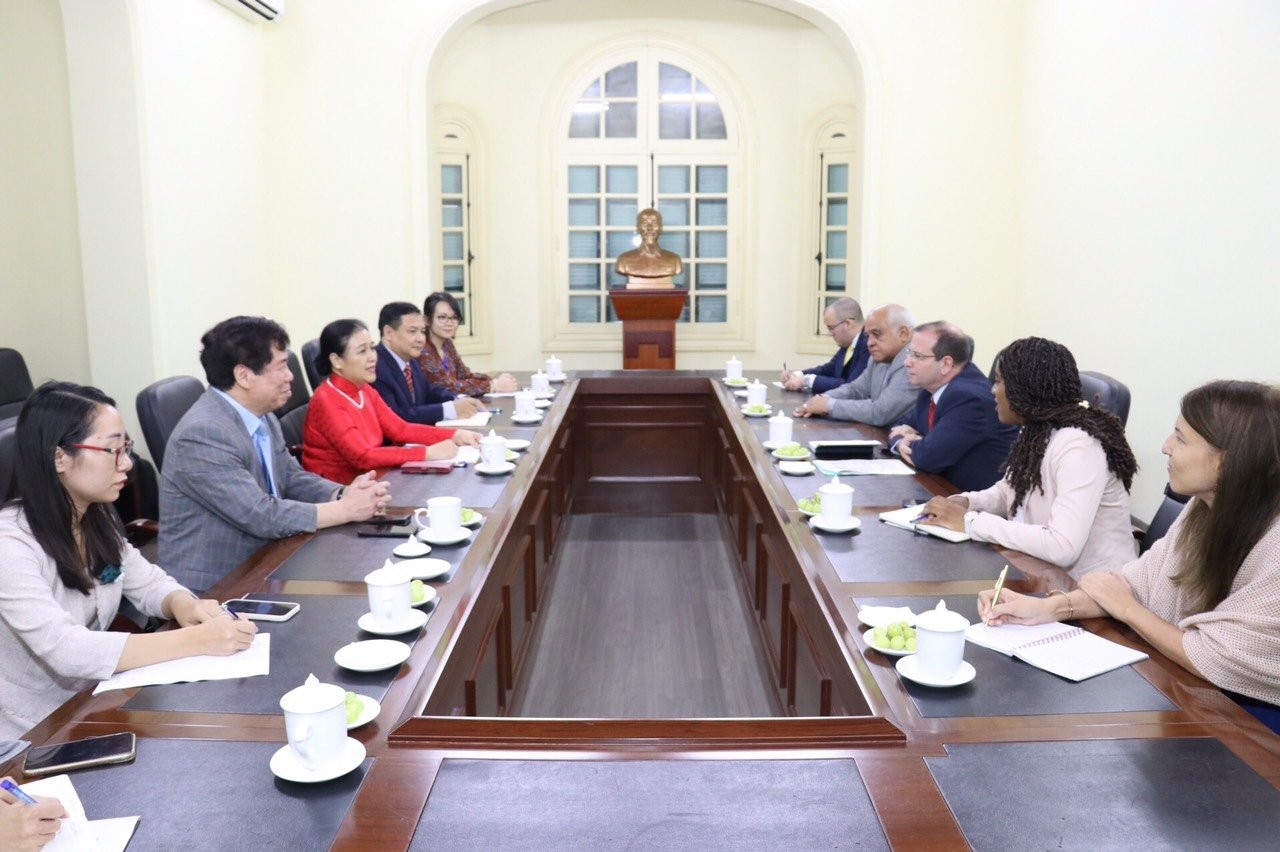vietnam meaningful place to host world peace council president of icap