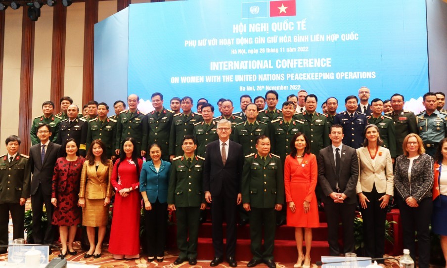 Female UN Peacekeepers Act as Role Models for Vietnamese Youth