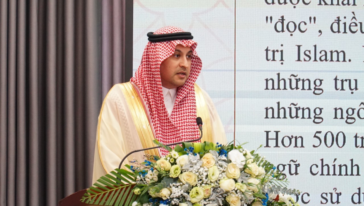 Saudi Arabian Ambassador to Vietnam Mohammed Ismaeil A. Dahlwy speaks at the event. Photo: VNT
