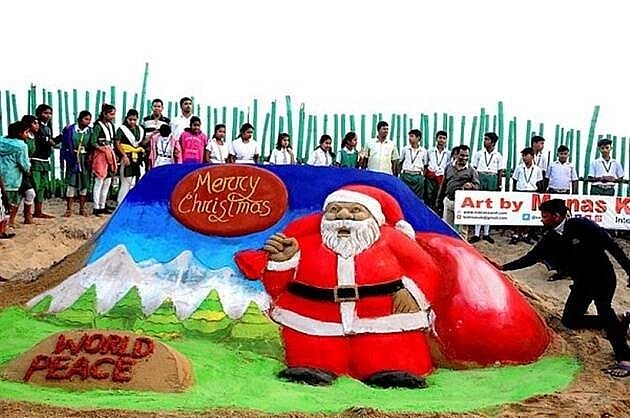 Pomp and Grandeur Return to Christmas Celebrations across India After Covid Gap Pomp and Grandeur Return to Christmas Celebrations across India After Covid Gap