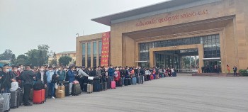 Vietnamese, Chinese Excited About Resuming Entry-Exit Activities