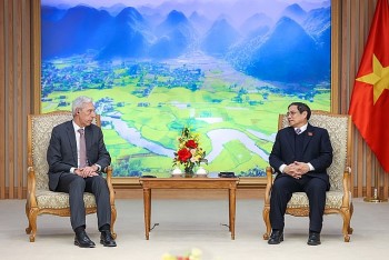 Prime Minister Suggests Vietnam, Portugal Raise Bilateral Trade to US$1 Billion