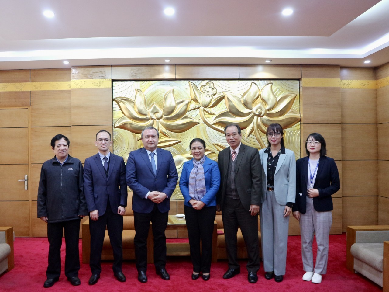 Uzbekistan to Promote Educational Cooperation with Vietnam