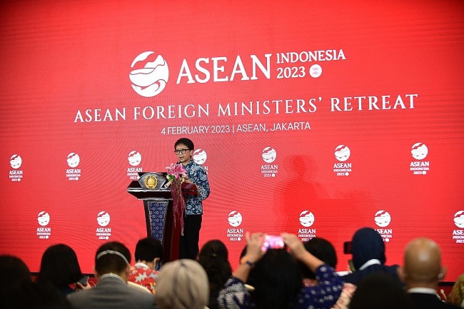 ASEAN Strengthens The Community, Overcoming Difficulties, Promoting Position