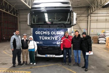 Vietnamese Expats Show Supports For Turkish People