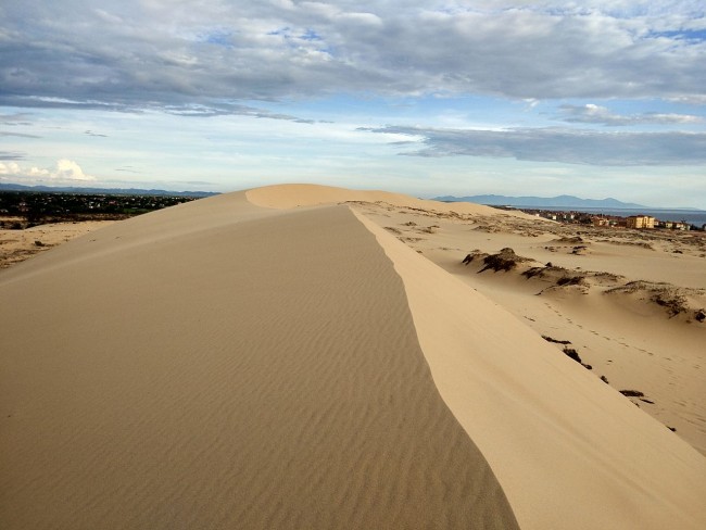 Get Lost In The “Mini Desert” Of Quang Binh's Epic Dunes
