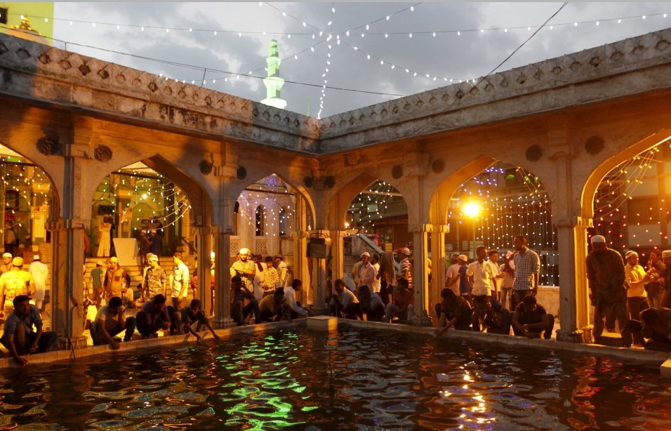 exquisite mosque designs reflect syncretic culture and traditions of incredible india