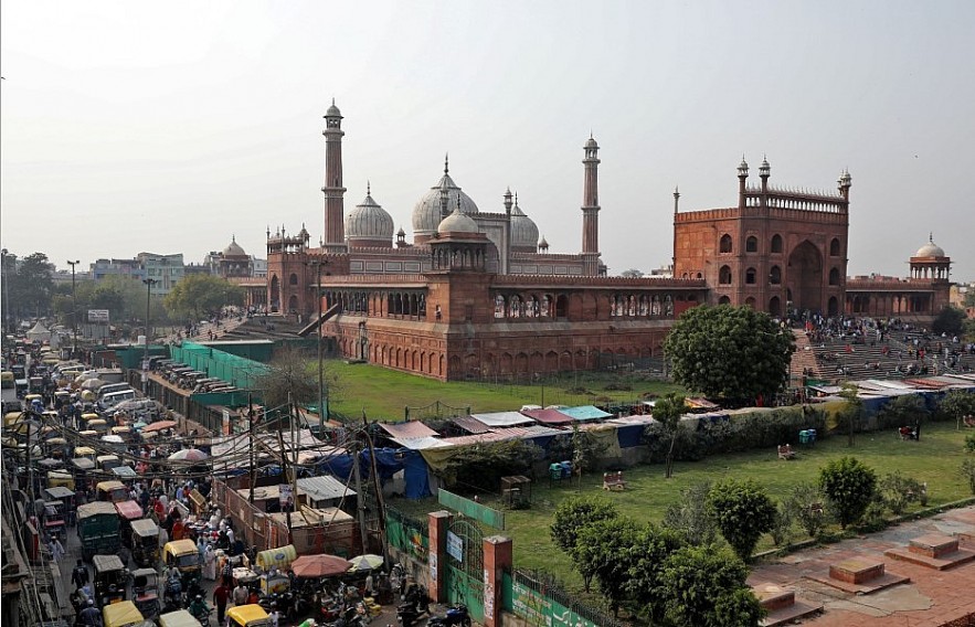Exquisite Mosque Designs Reflect Syncretic Culture and Traditions of Incredible India