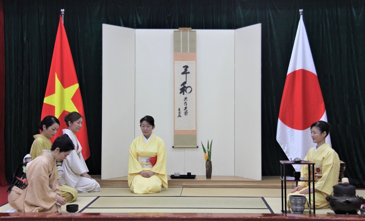 Japanese Tea Ceremony Experience to Welcome Spring in Hanoi