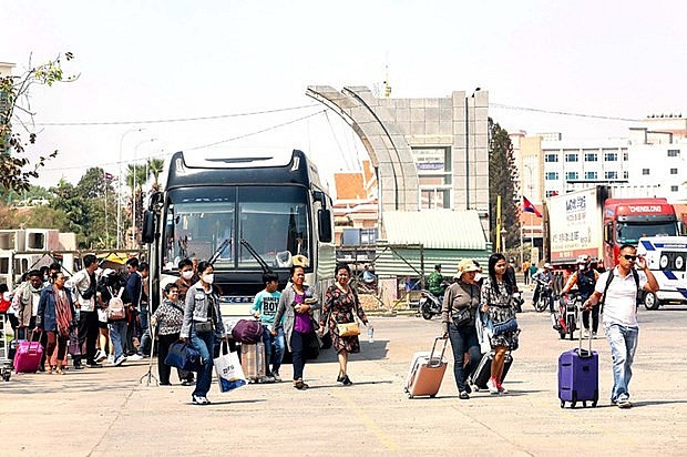 Visitors arrive at Moc Bai border gate in Tay Ninh province. Illustrative image (Photo: tuoitre.vn) 