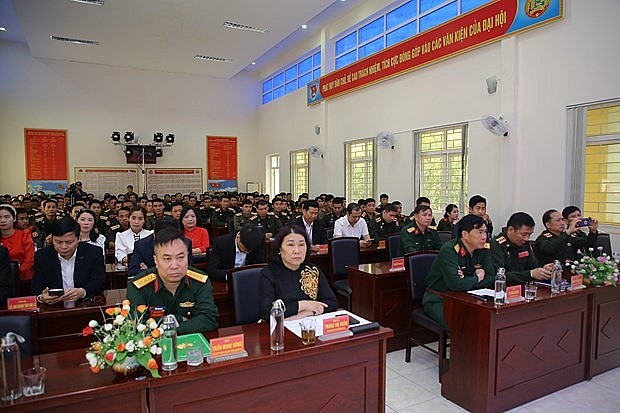 Delegates attend the opening ceremony of the Vietnamese language course for officers and soldiers of Laos' armed forces in the northern province of Son La. (Photo: VNA)