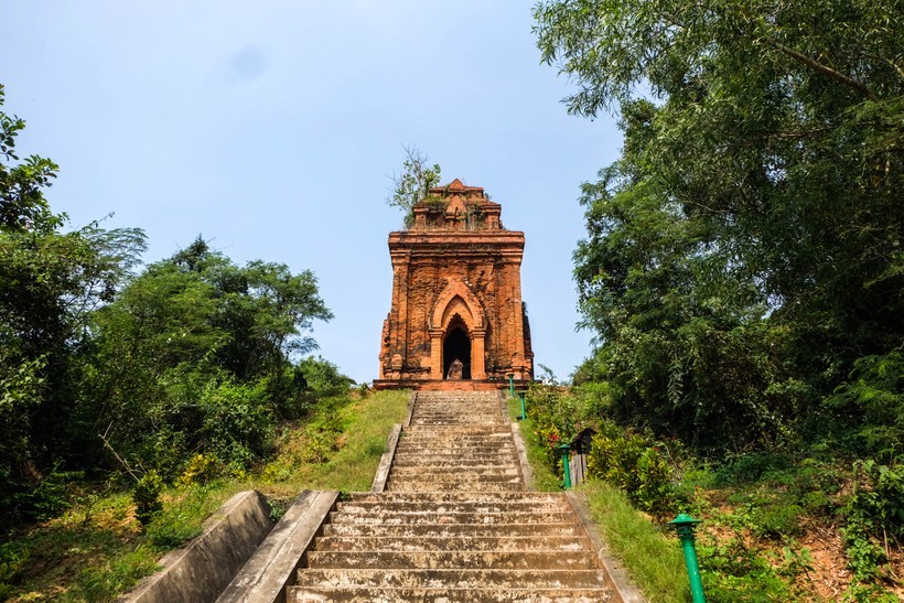 The beautiful image of Gate Tower (Gopura). Photo: Hoang Vinh 