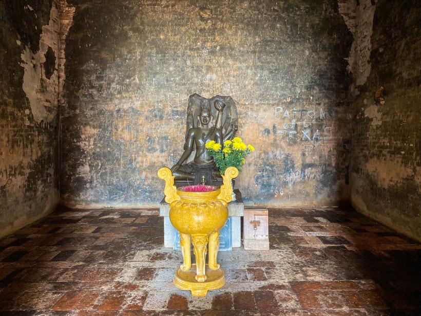 The statue of Shiava inside the Main Tower. Photo: Hoang Vinh 