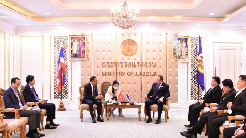 Vietnam and Thailand to Promote Cooperation on Labor