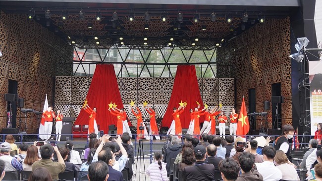 Vietnam Festival in Tokyo Draws Large Crowds