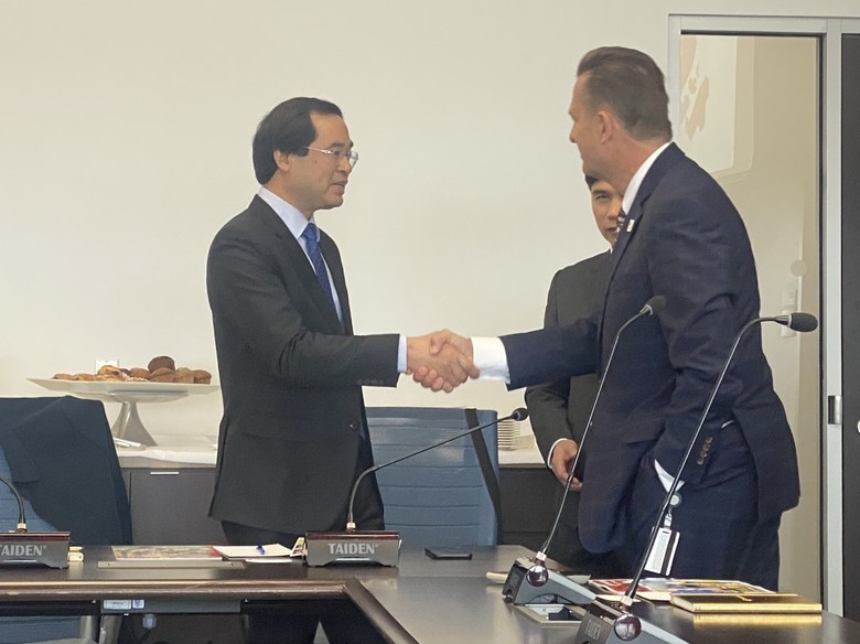 Lao Cai Province Boost Education Cooperation with Canada's Locality