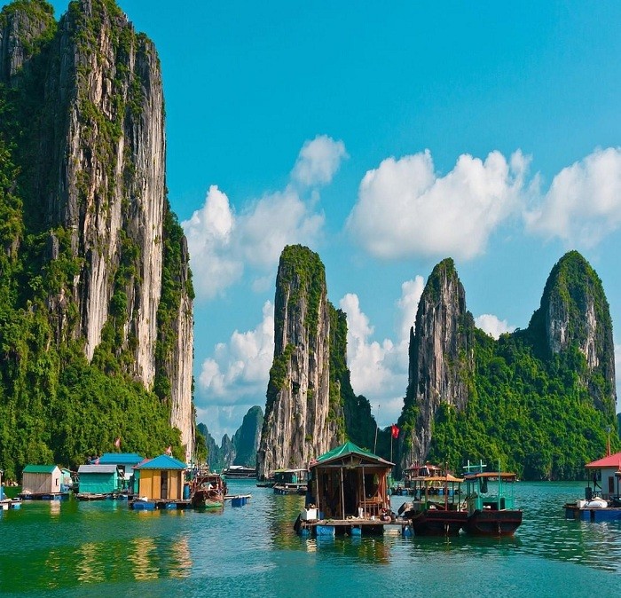 There, visitors can gaze at the beautiful limestone karsts and isles of Ha Long Bay, take photos of the floating village with its colourful raft houses and witness first-hand the daily lives of local fishermen.