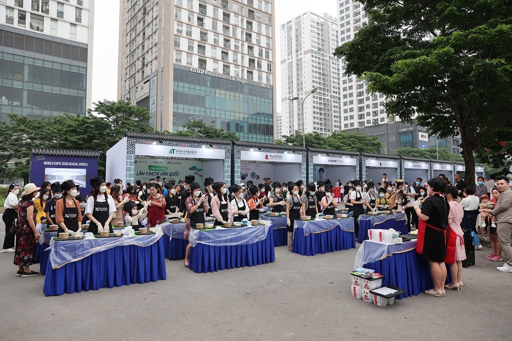 Kimchi making class. Source: Korean Cultural Center