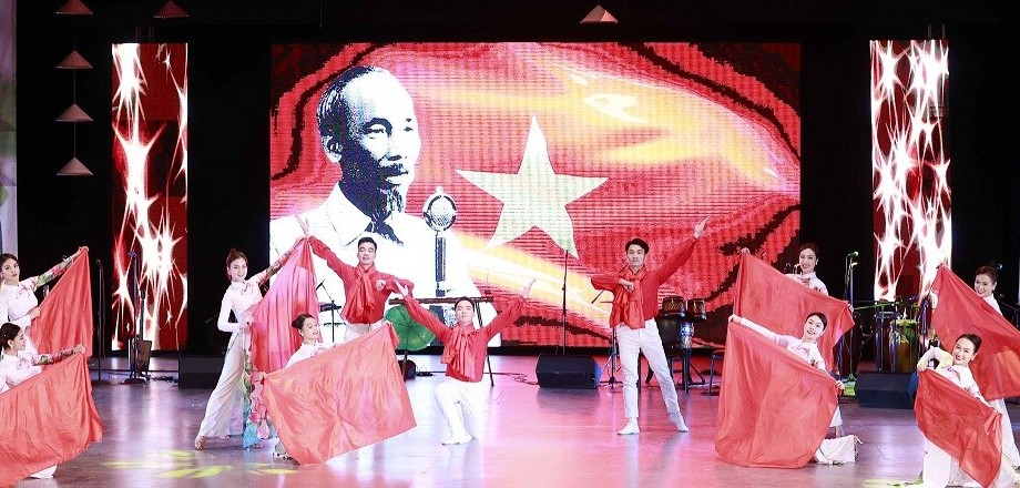 Special Art Program Honouring President Ho Chi Minh and Cuban Leader Fidel Castro