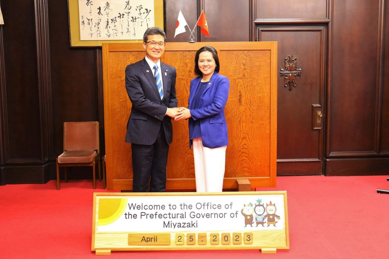 Viet Offical Promotes Cooperation with Miyazaki Prefecture, Japan