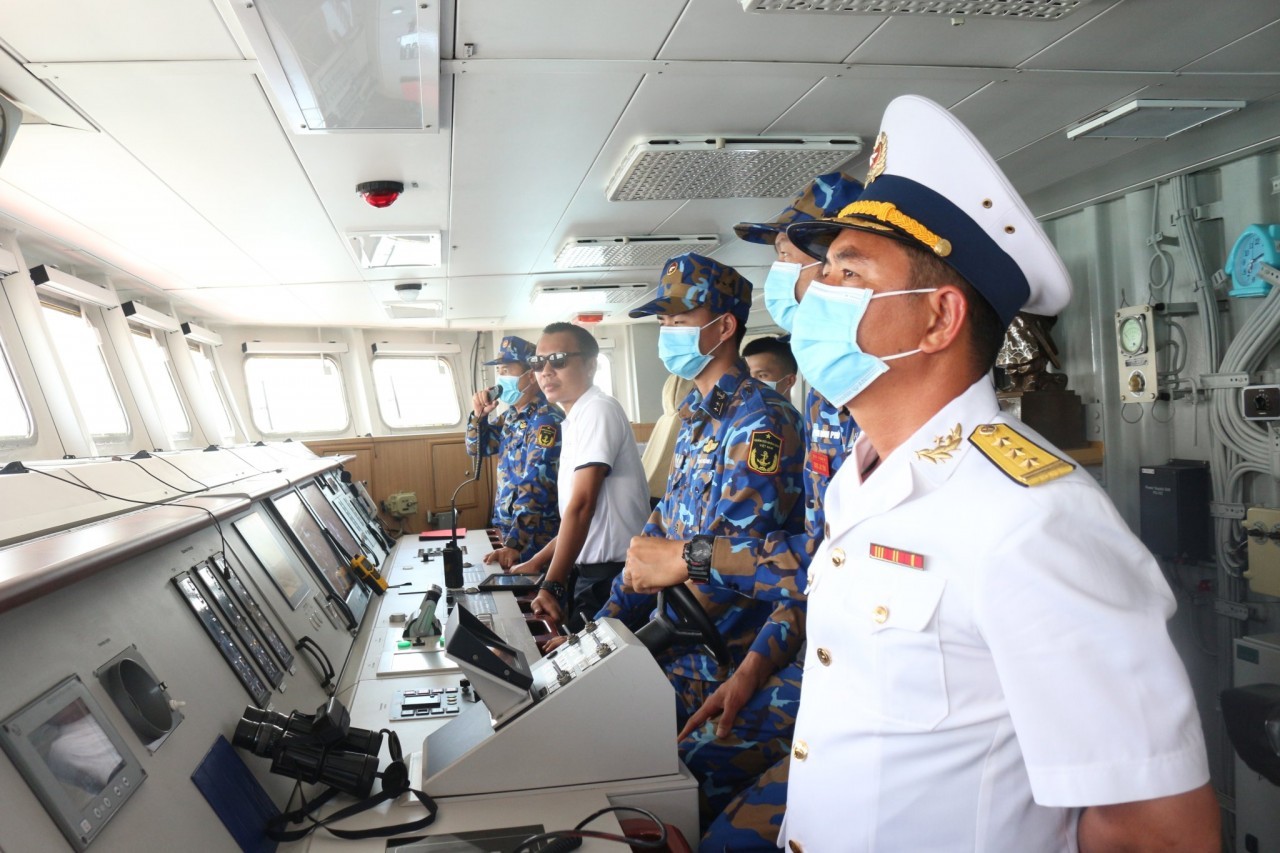 vietnamese naval ship performs defence diplomacy tasks in singapore philippines