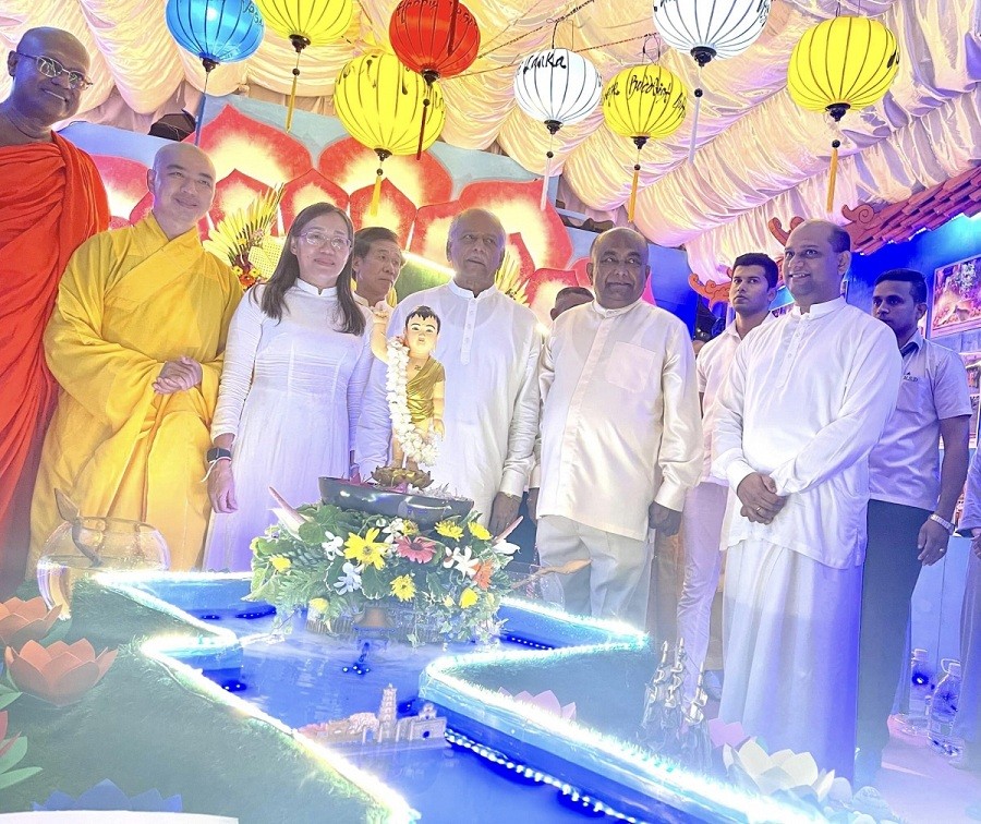 Vietnam's Culture Introduced at National Vesak Festival in Sri Lanka