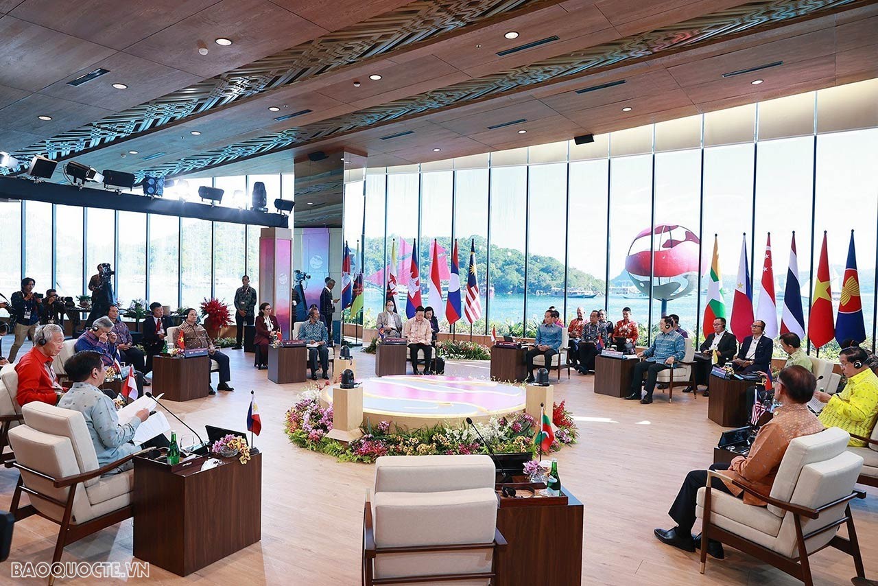 Vietnam News Today (May 12): Prime Minister Pham Minh Chinh Attends Retreat Session of 42nd ASEAN Summit