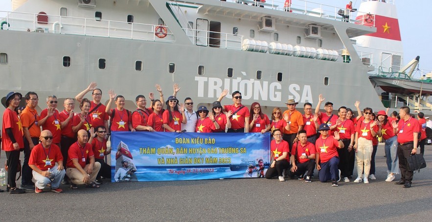 Truong Sa Archipelago: Rendezvous of Overseas Vietnamese