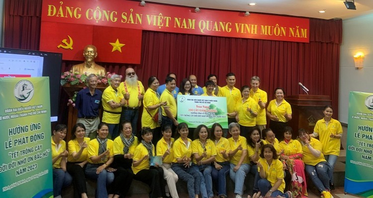 Overseas Vietnamese Planted 200 Rosewood Trees to Show Gratitude for Uncle Ho