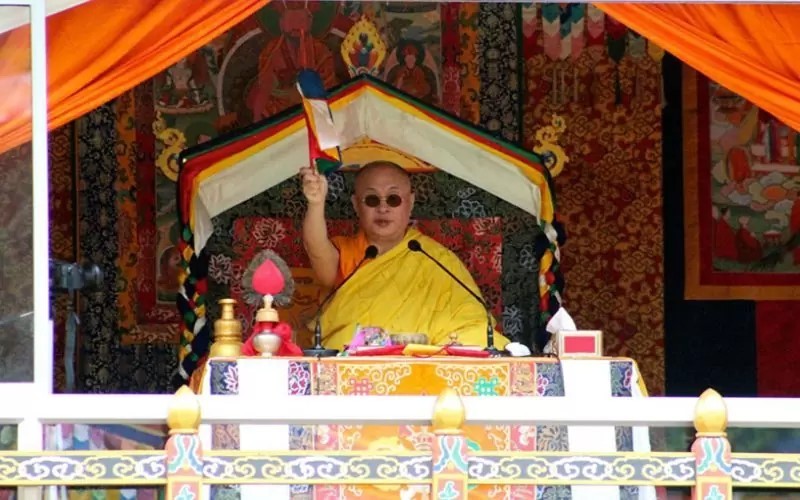 his holiness the je khenpo concludes oral transmission of personal kabum blesses thousands of devotees