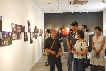 Vietnamese Artist Showcases Stories of Japan Through Photography