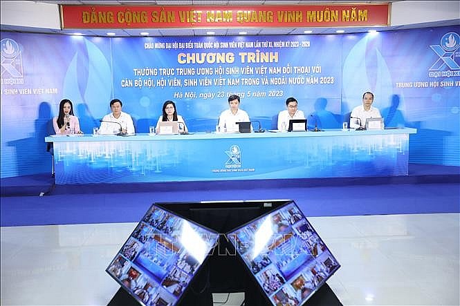 Dialogue Inspires Vietnamese Students’ Aspirations At Home and Abroad