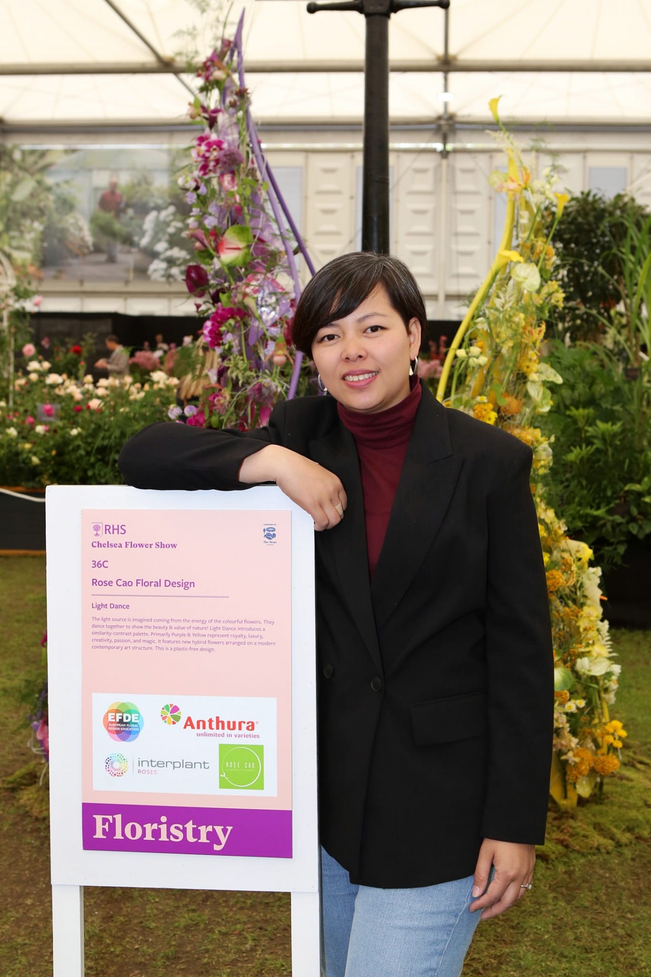 Designer Cao Thi Huyen wins the silver award in the floral design category at  the Chelsea Flower Show 2023. Photo courtesy of the designer