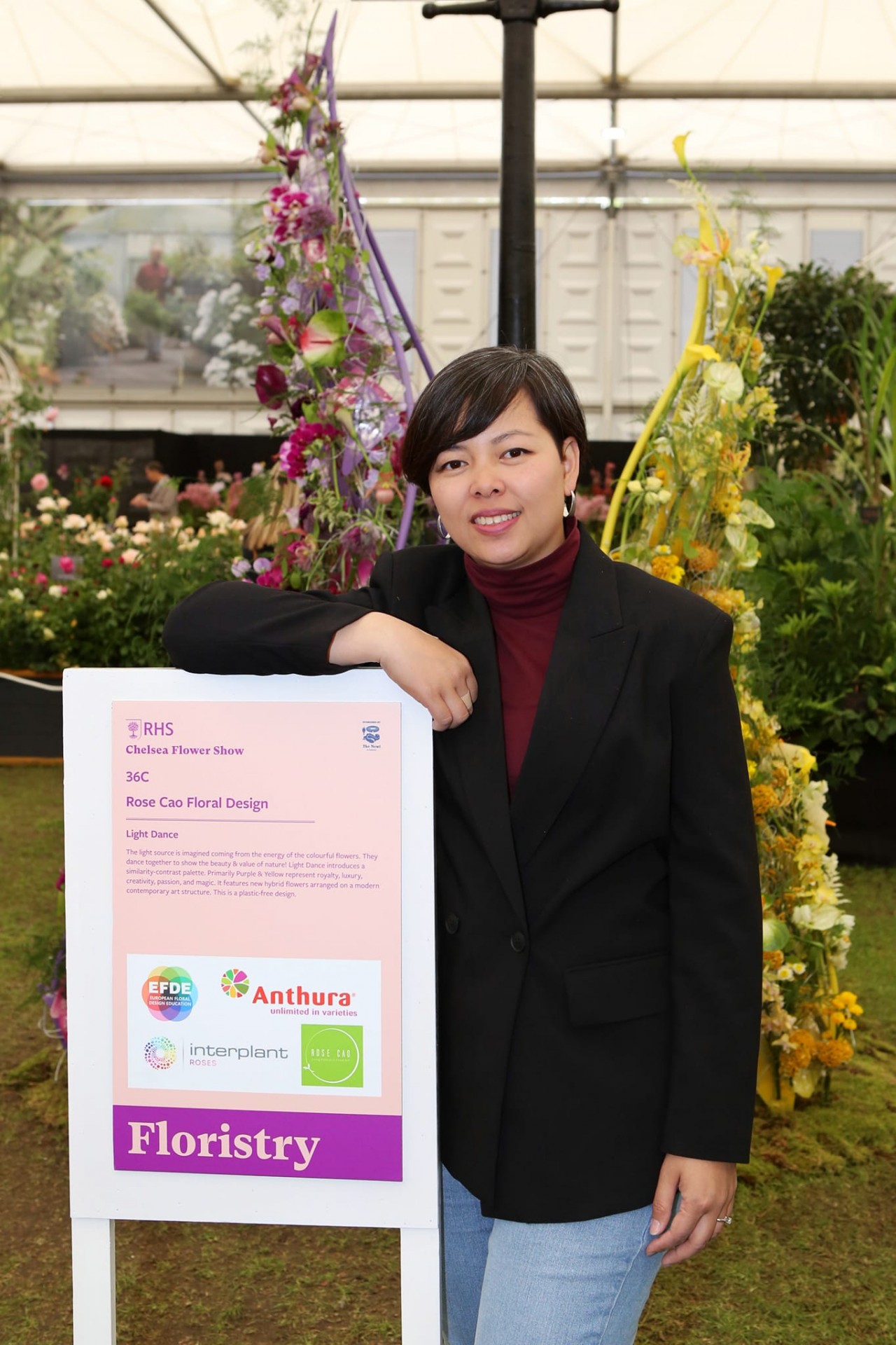 Designer Cao Thi Huyen wins the silver award in the floral design category at the Chelsea Flower Show 2023. Photo courtesy of the designer