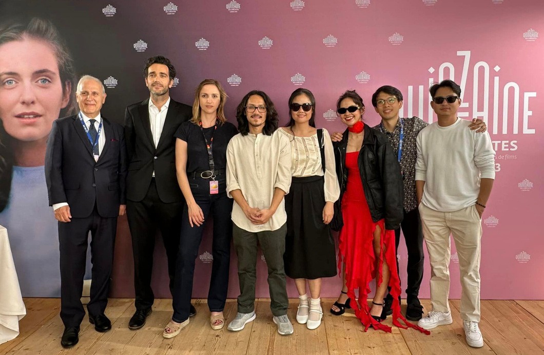 Director Pham Thien An (fourth from left) and friends and crew “Inside The Yellow Cocoon Shell” attended the May 24 screening at Cannes. Photo courtesy of the director