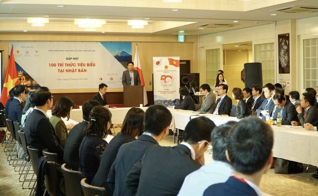 100 Vietnamese Intellectuals in Japan Gather to Exchange