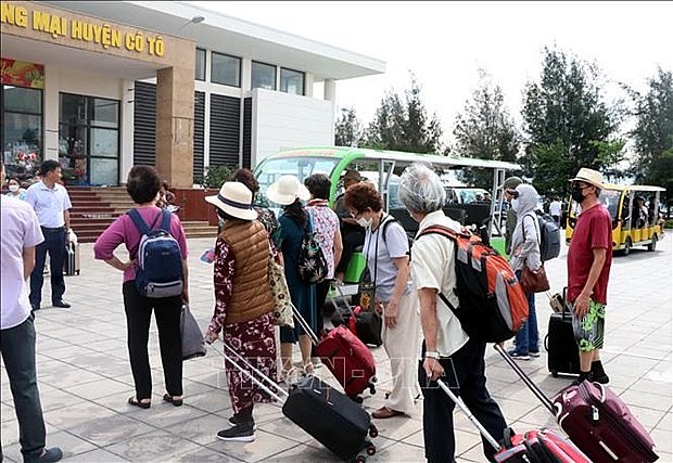 Vietnam News Today (May 31): Vietnam Hits Peak Time for Domestic Tourism