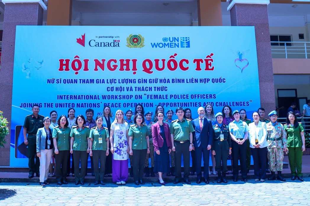 Delegates pose for a group photo. Photo: UN Women