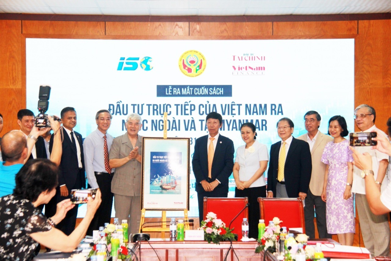 Organization Publishes First Book on Vietnam's Foreign Investment